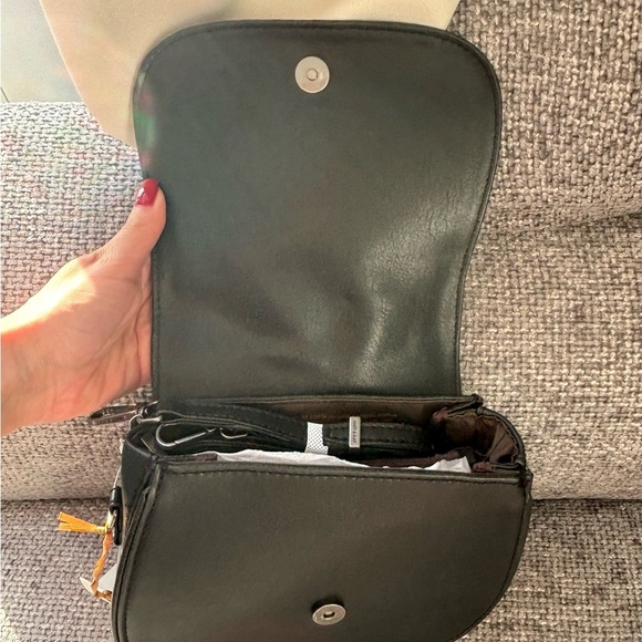 Brand New with Tag! Matt & Nat Vegan Leather Saddle Bag ! - Picture 8 of 11